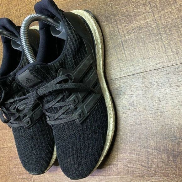 Womens Adidas UltraBoost 4.0 Core Black Running Athletic Gym Shoes‎ Size 7.5 GUC - Picture 4 of 8
